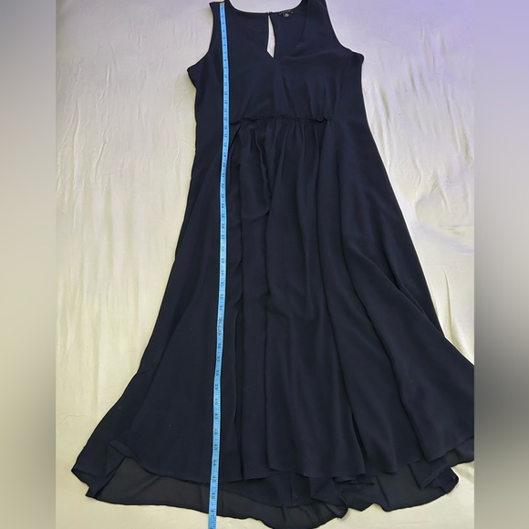 Simple Lightweight Ann Taylor Little Black Dress Size Medium - Picture 8 of 12